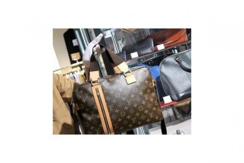 ラグジュアリーブランドのLOUIS VUITTON