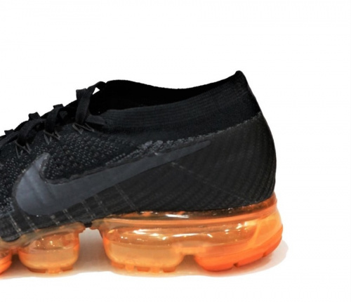 スニーカーのNIKE