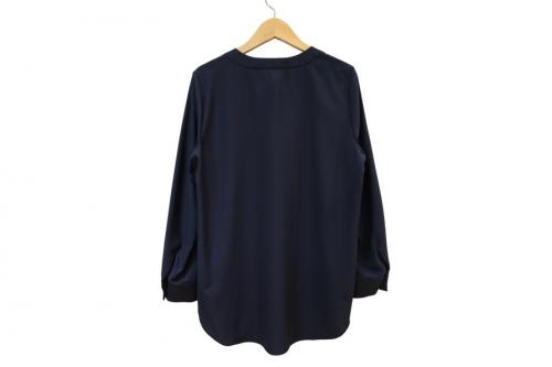 セオリーのブラウス