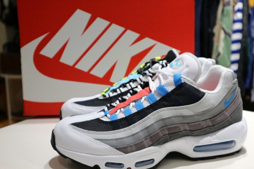 スニーカーのNIKE