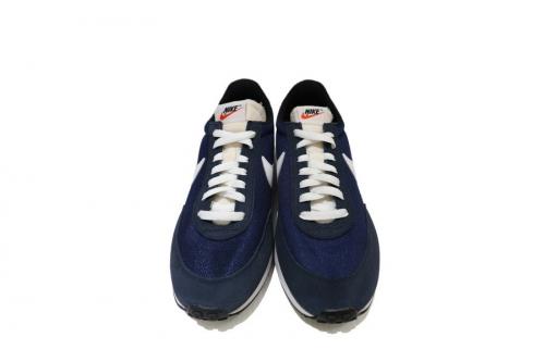 ナイキのAIR TAILWIND