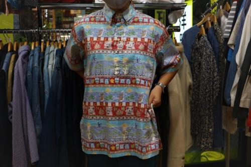 レインスプーナー×ディズニーのアロハシャツ