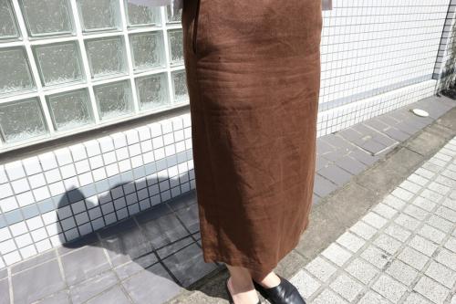 LINEN GABARDINE SLIT SKIRTのスカート