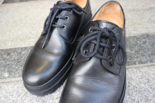 アーペーセーのオックスフォードシューズ