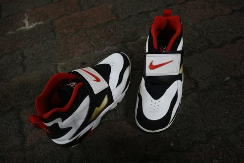 ナイキのハイカットスニーカー