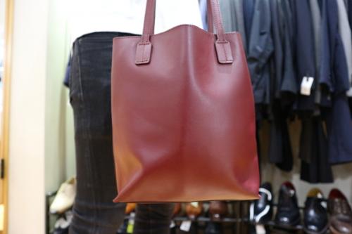 ジルサンダーネイビーのレザーバッグ