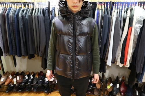 モンクレールのダウンベスト