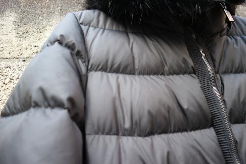 ダウンジャケットのレディース