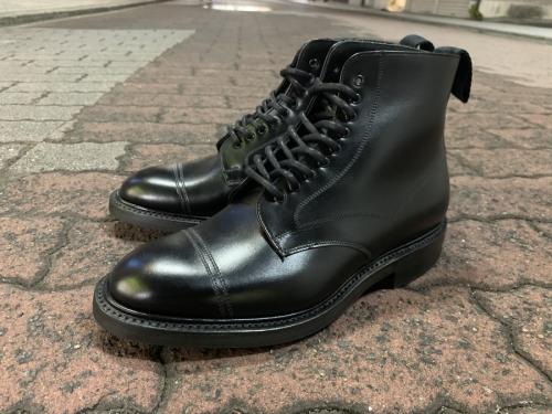 ジョセフチーニーのブーツ