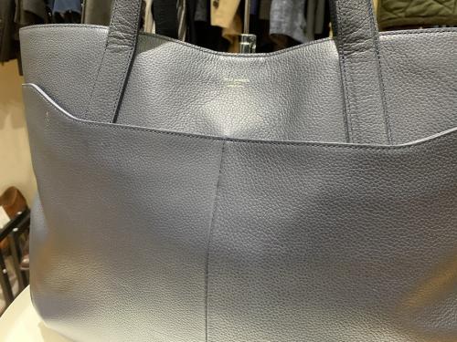 ペッレ モルビダのトートバッグ