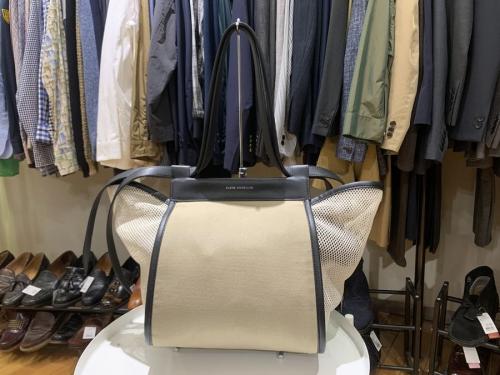 elena ghiselliniのエレナギセリーニ