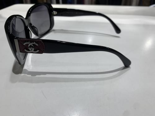 シャネルのサングラス