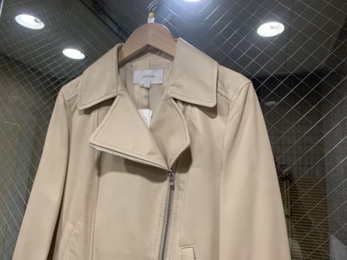 アンタイトルのレザージャケット