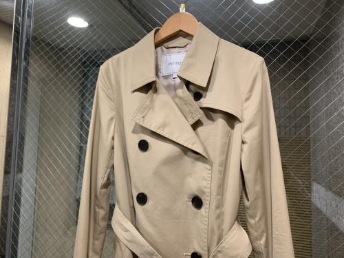 アンタイトルのトレンチコート