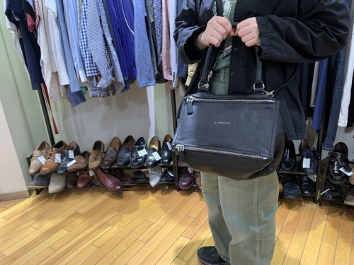 インポートブランドのGIVENCHY