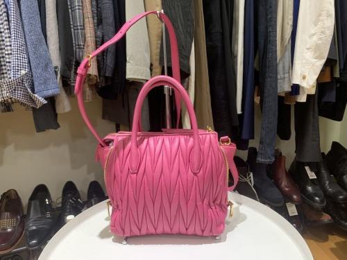 ミュウミュウのショルダーバッグ