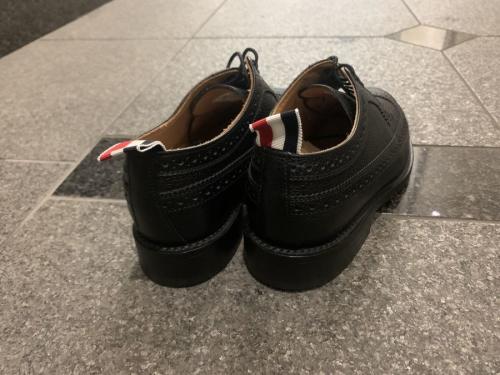 トムブラウンのシューズ