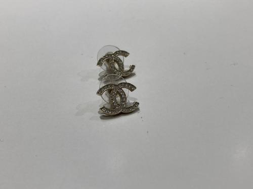 ピアスのレディース