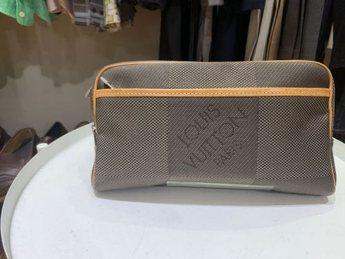 ラグジュアリーブランドのLOUISVUITTON