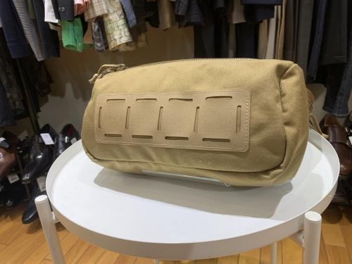 ブリーフィングのショルダーバッグ