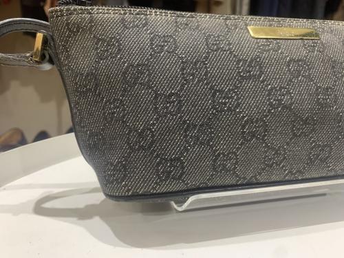 グッチのポーチ