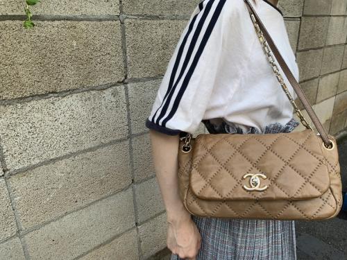 レザーショルダーバッグのレディース