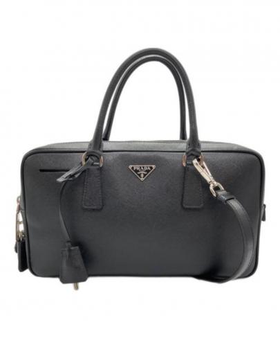 「ラグジュアリーブランドのPRADA 」