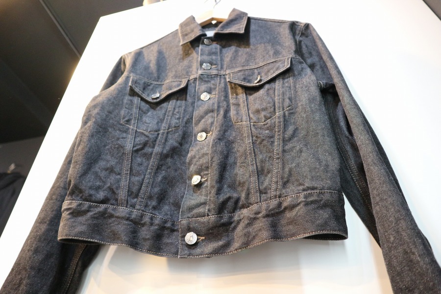 【専用】GUCCI デニムジャケット シェリーライン アシメ ロゴ入 銀ボタン 専用】GUCCI デニムジャケット シェリーライン アシメ ロゴ入 銀ボタン