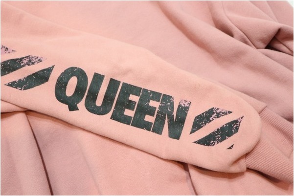 〈SNIDEL〉QUEEN プリントスウェット SNIDEL - 〈SNIDEL〉QUEEN プリントスウェットの通販 by kn