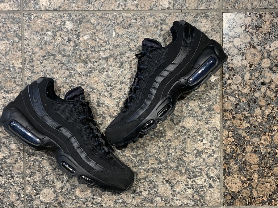 NIKE / AIR MAX 95 トリプルブラック