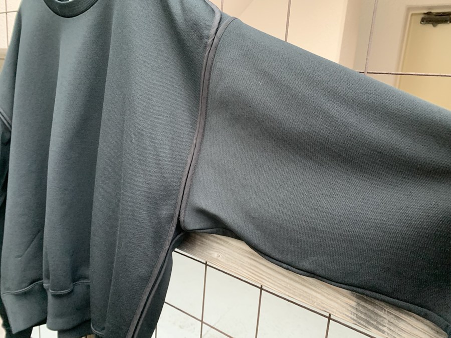 YOKE/ヨーク】20SSより「OVERSIZED PIPING SWEAT」オンラインにアップ