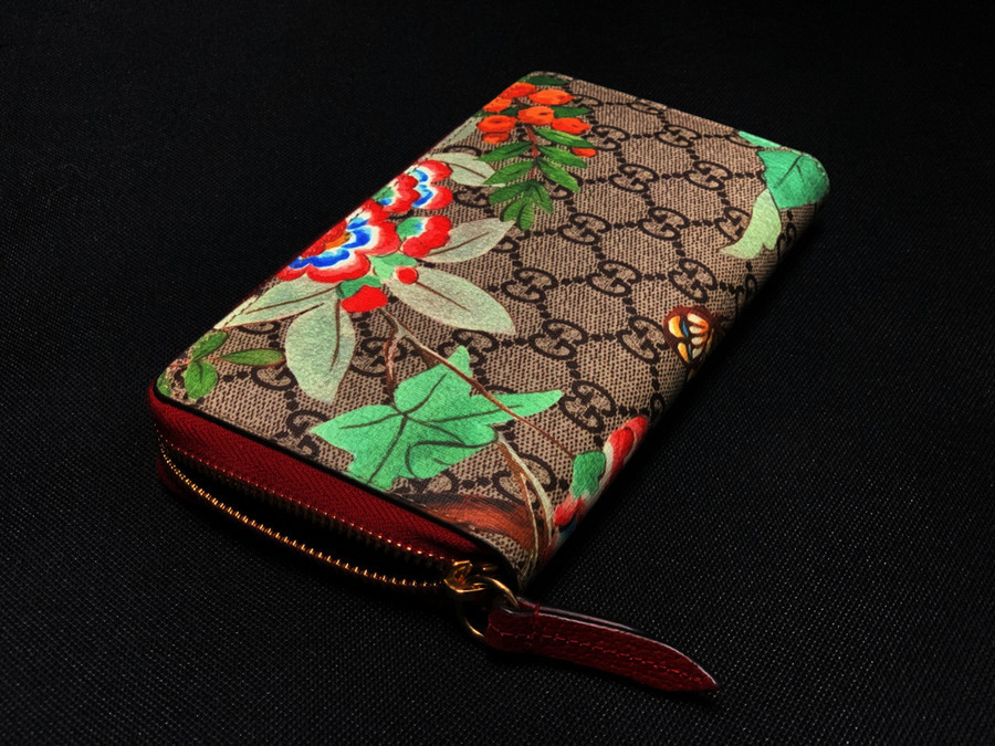 GUCCIティアンジップアラウンドウォレット