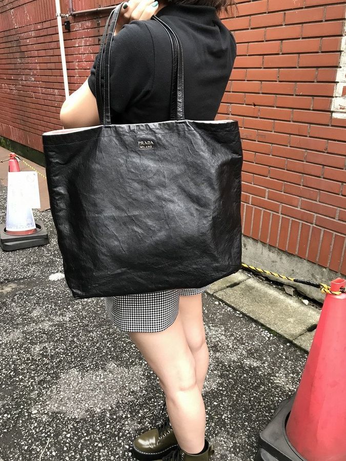 PRADA プラダ　レザー　トートバッグ