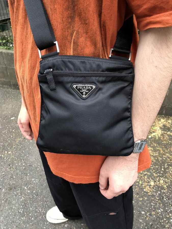 プラダ【美品】prada ミニショルダーバッグ　ナイロン