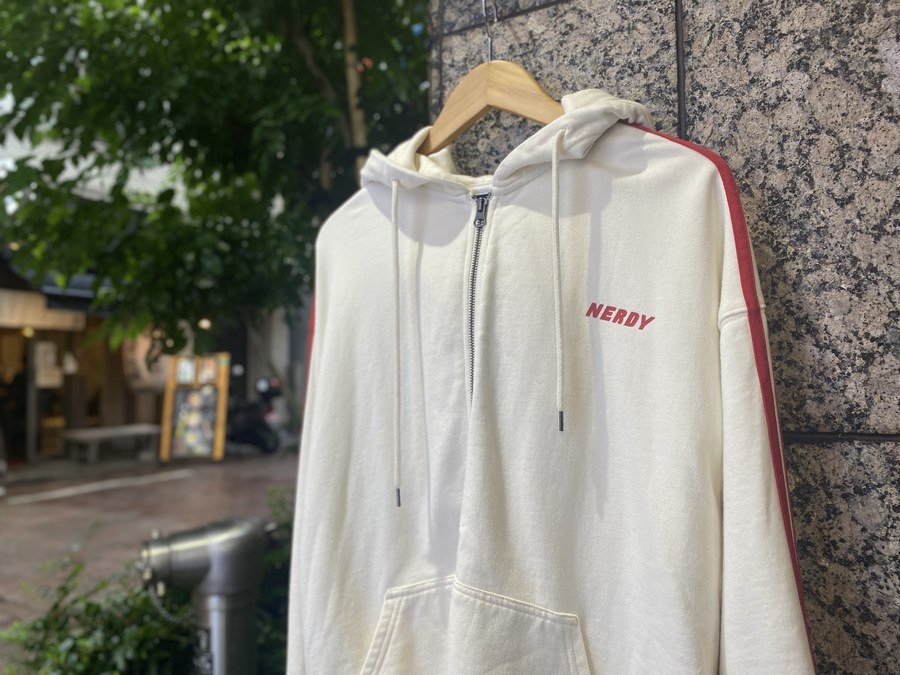 豪華 NERDY ジップアップパーカー Mサイズ nmef.com