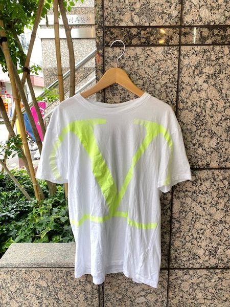 インポートブランド【VALENTINO / ヴァレンティノ】VロゴTシャツ お 