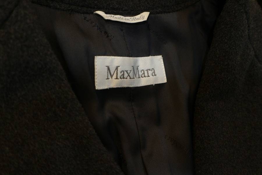 「MAX MARAのチェスターコート 」