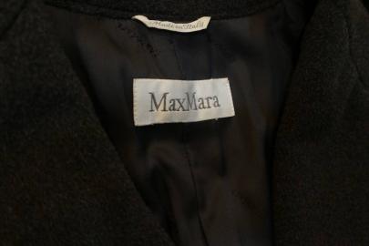 「MAX MARAのチェスターコート 」