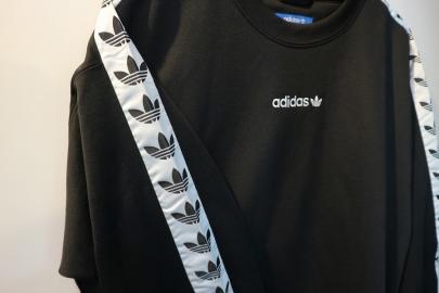 「ストリートブランドのadidas 」