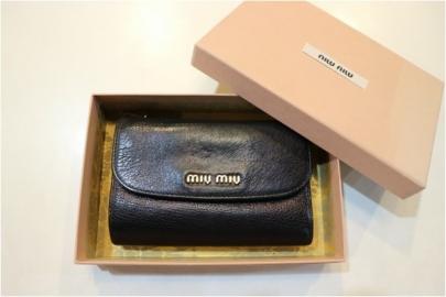 「ラグジュアリーブランドのMIUMIU 」