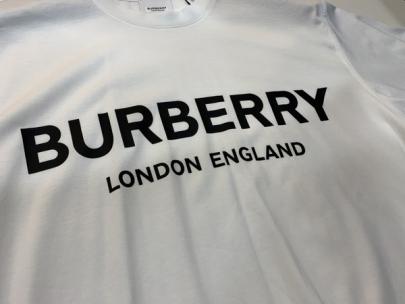 「ラグジュアリーブランドのBURBERRY 」