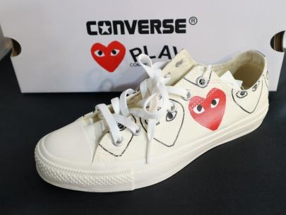 「スニーカーのCONVERSE×PLAY COMME des GARCONS 」