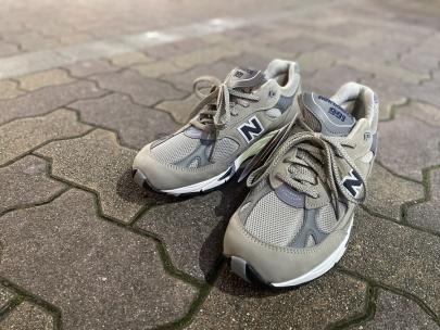 「スニーカーのNEW BALANCE 」