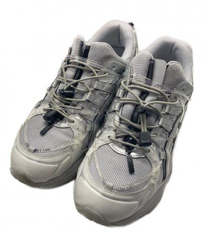「スニーカーのasics × YOASOBI 」