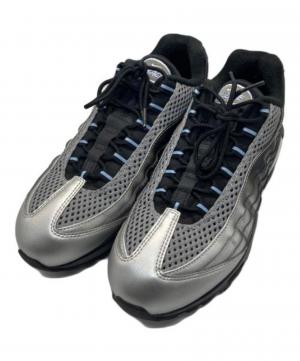 「スニーカーのNIKE × PALACE 」