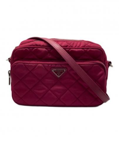 「ラグジュアリーブランドのPRADA 」