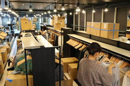 オープンの新装開店