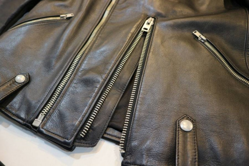 レザーのライダースジャケット