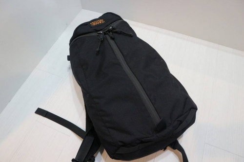 アウトドアのデイパック