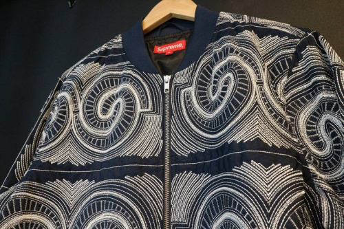 SUPREMEのUP TOWN